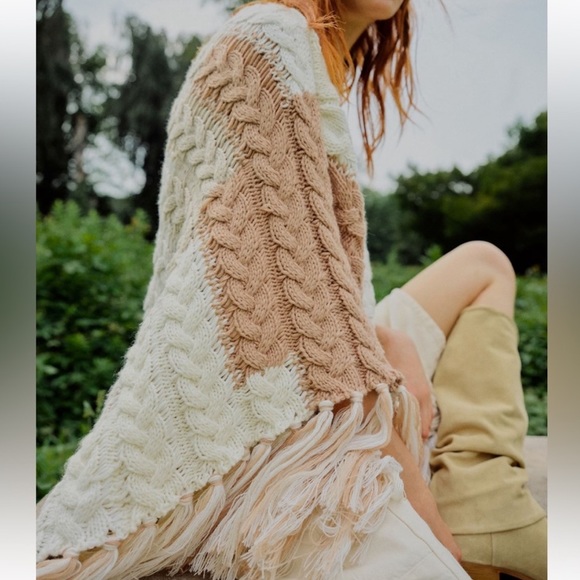 Free People Cable Knit Fringe Poncho O/S Ivory Tan Crochet Pullover Boho Sweater - Picture 6 of 14